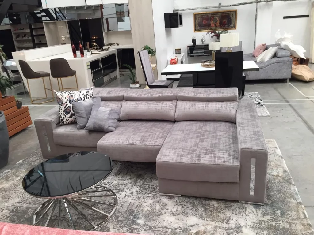 Vigo Sectional Sofa with Pouf - Divino Diseño